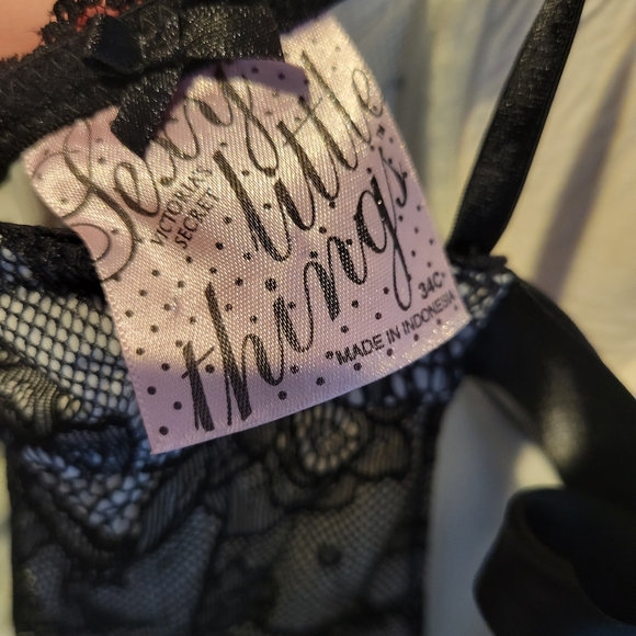 VS Lingerie - Picture 3 of 8